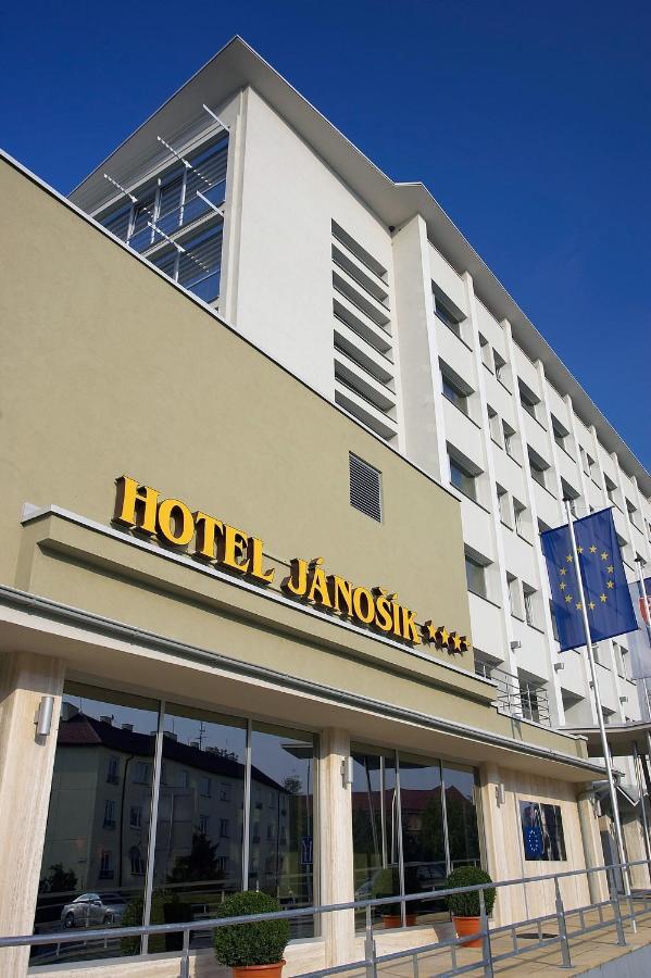 Hotel Janosik Liptovský Mikuláš Esterno foto
